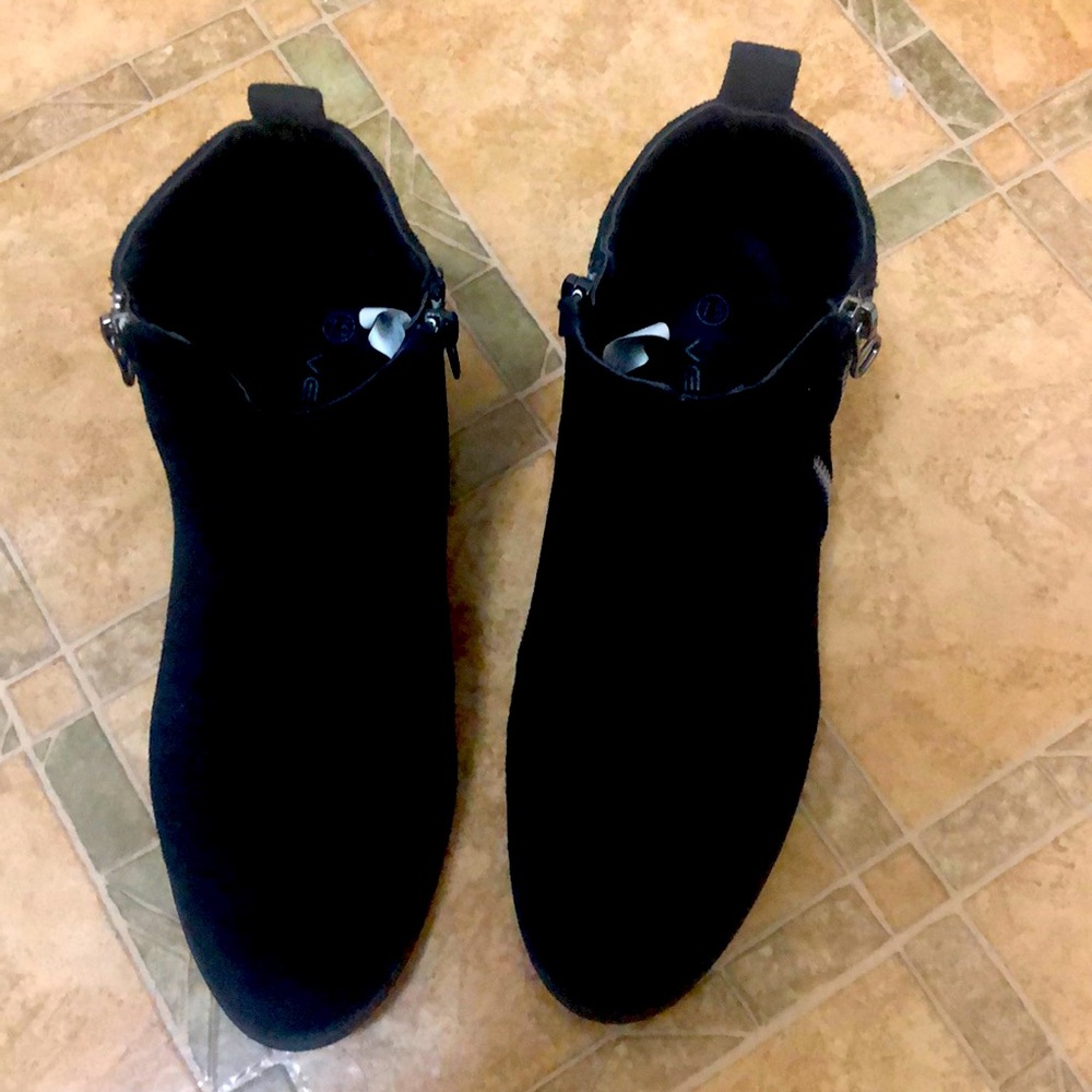 Black short boots (Versa brand)